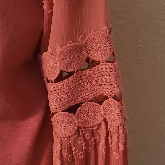 Rose Sioni Milano Sweater with Crochet Arm Detail - Picture 4 of 7